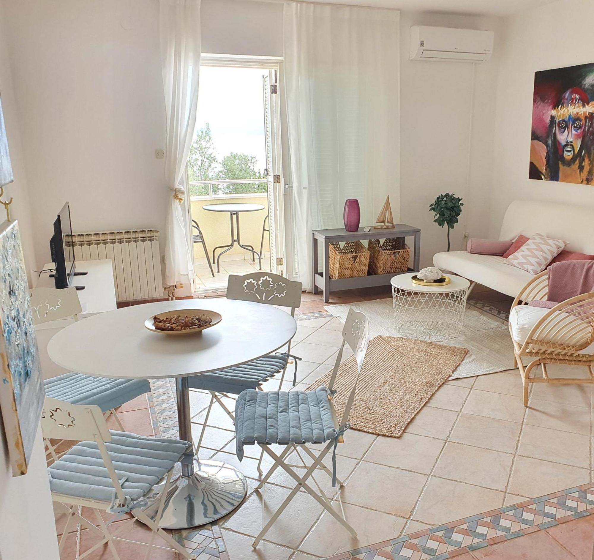 Apartments Lukas Novi Vinodolski Ruang foto